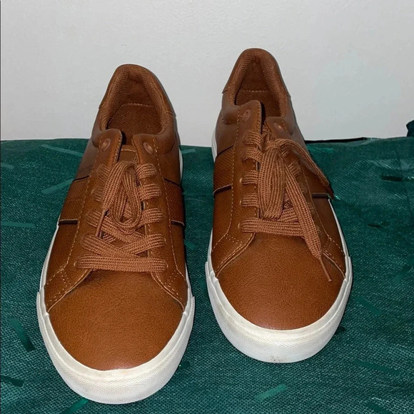 Nautica Brown Sneakers with Smooth Leather Upper and White Sole - Picture 2 of 9